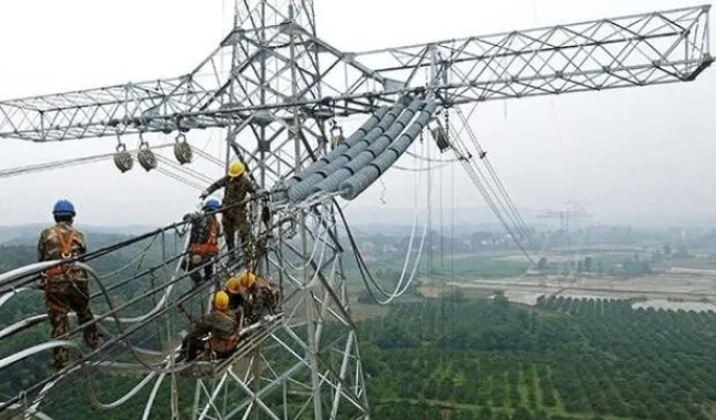 迪庆藏族自治州光缆与电缆：欧孚光电厂家告诉你“光”与“电”的不同秘密